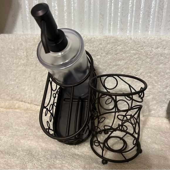 Kitchen Soap Set w/Sponge Holder, Soap Dispenser and Organizer & Cup Holder - Picture 9 of 10